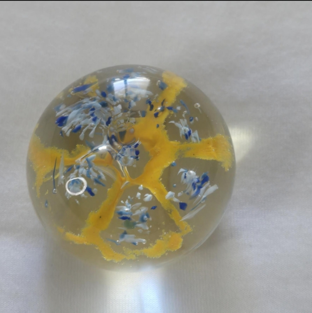 Vintage Randsfjord Glass  small vintage hand blown  paperweight